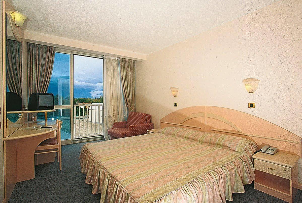 Garden Suites Park Plava Laguna Poreč Oda fotoğraf